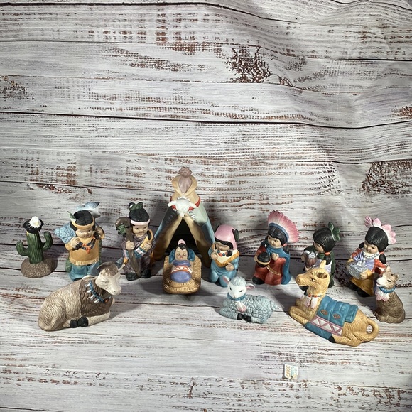 Vintage 13 Piece Native American Nativity Set - Picture 5 of 16